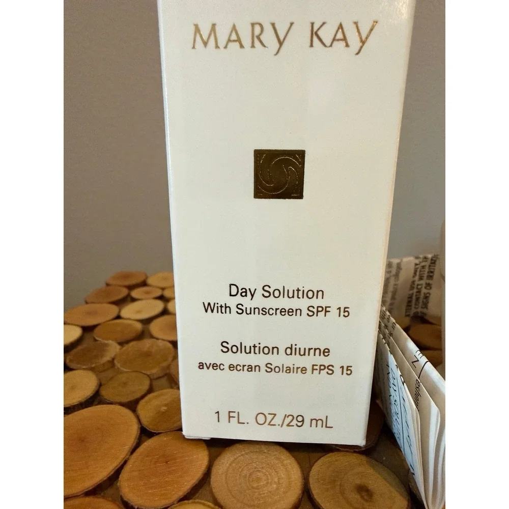 EXPIRED Mary Kay Day Solution with spf‎ 15, 657800 / 6578  NEW